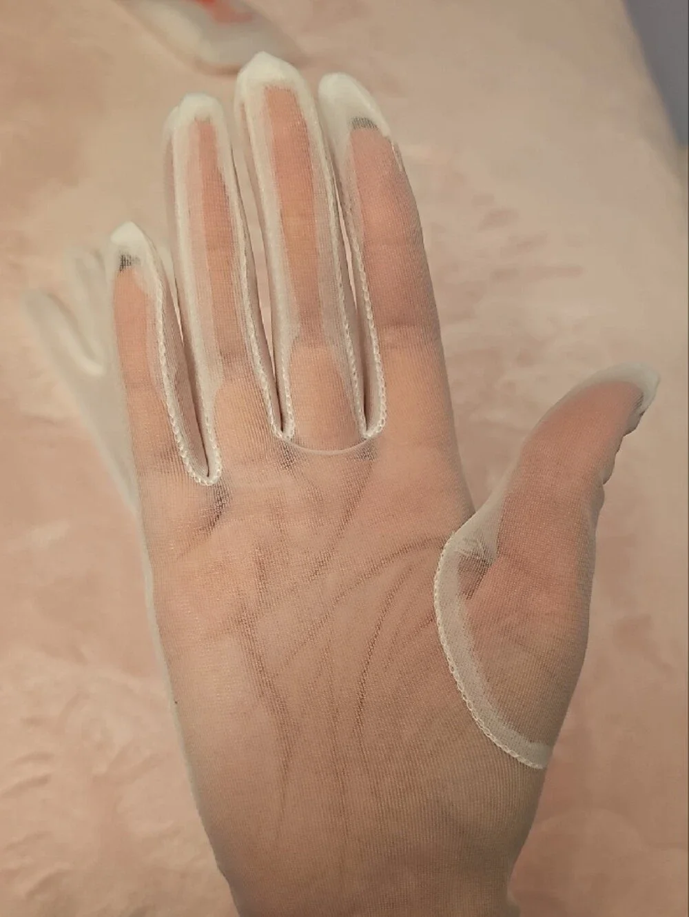 Sheer White Bow-Accent Ladies Gloves
